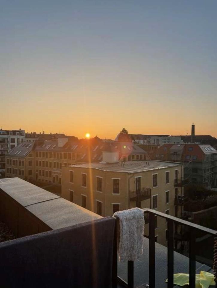 Schöne Dachgeschoßwohnung mit EBK und Balkon