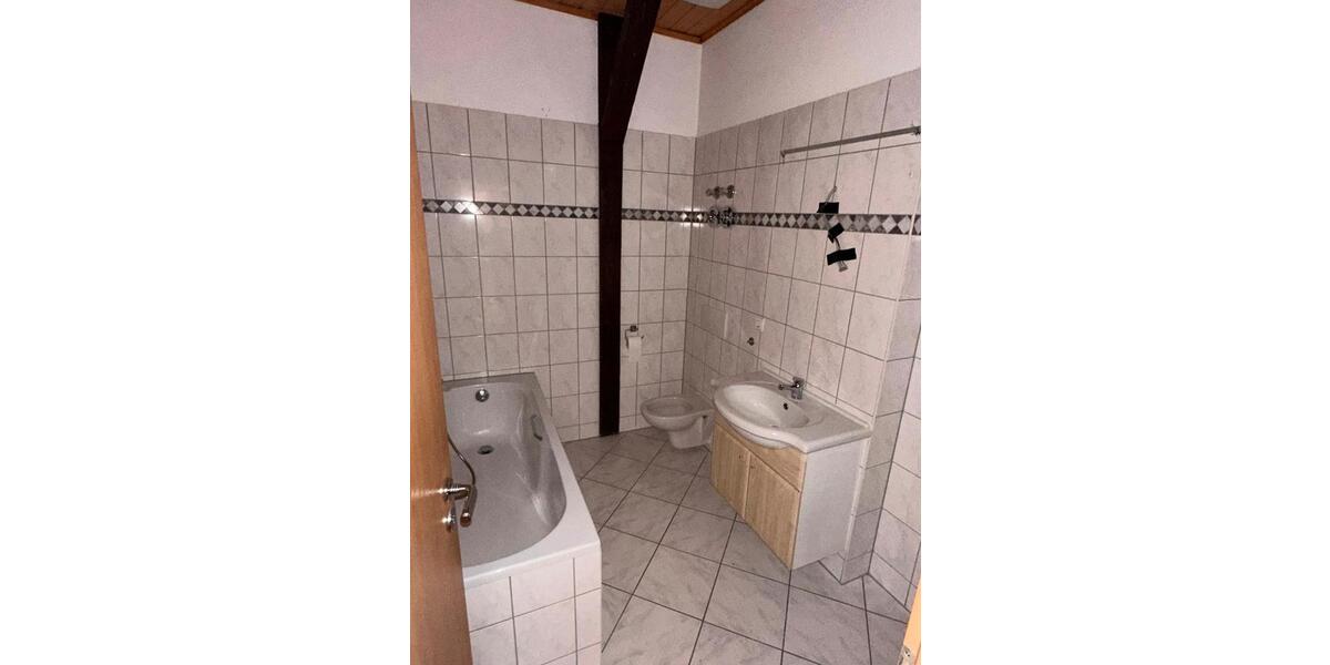 Dachgeschoßwohnung Halle (Saale) Damaschkestraße - 1.5 Zimmer, 38 m&sup2;, 425&euro; | Angebot:26614497