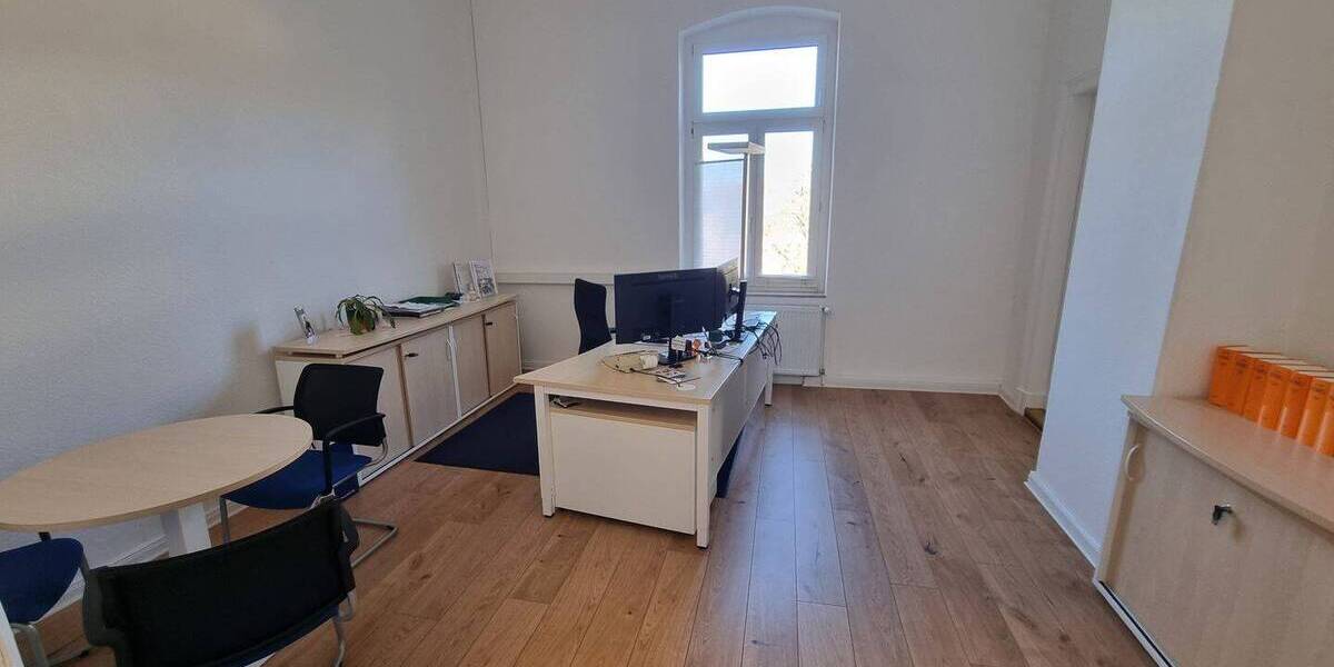 Gewerbeobjekt Halle (Saale) Innenstadt - 6 Zimmer, 191 m&sup2;, 2.100&euro; | Angebot:26891817