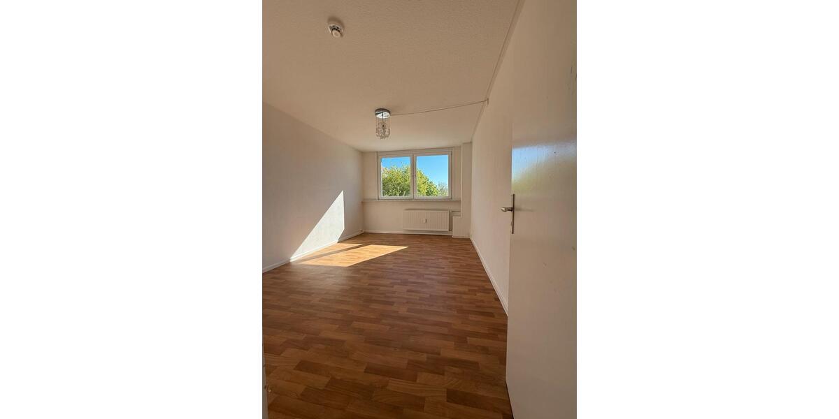 Etagenwohnung Halle (Saale) Halle-Neustadt - 3 Zimmer, 66 m&sup2;, 750&euro; | Angebot:26476443