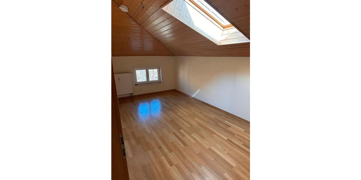 Dachgeschoßwohnung Halle (Saale) Damaschkestraße - 1.5 Zimmer, 38 m&sup2;, 425&euro; | Angebot:26614497