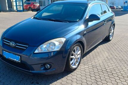 Kia pro ceed / ProCeed 169.000 km 2.700 &euro; Bitterfeld 06749
