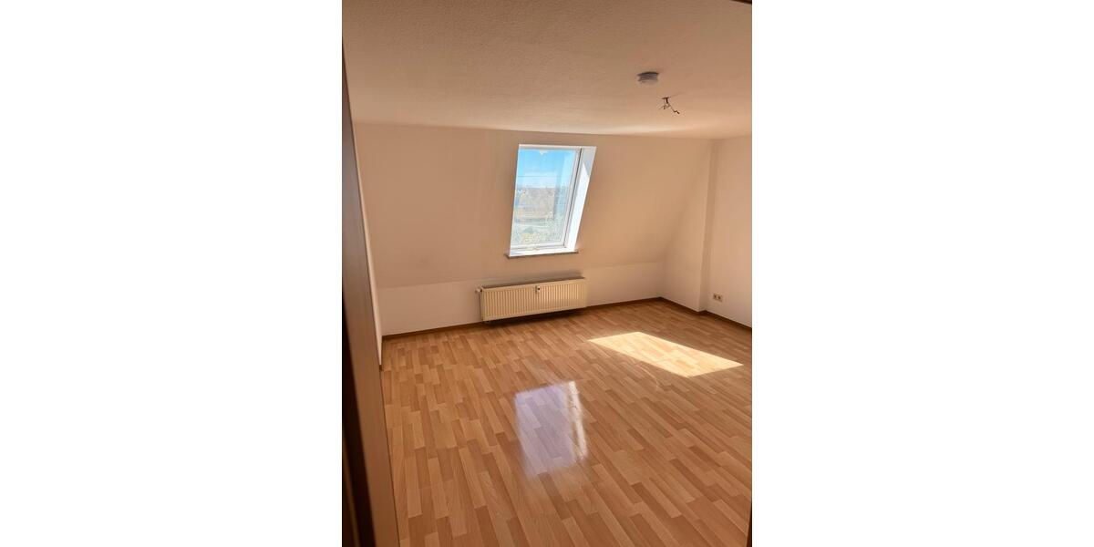 Dachgeschoßwohnung Merseburg - 2 Zimmer, 53 m&sup2;, 520&euro; | Angebot:26061736