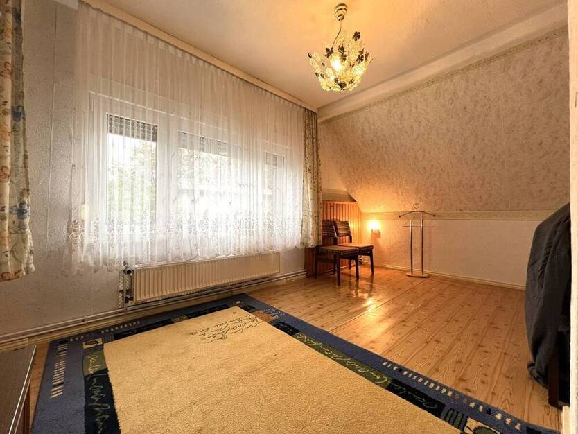 Idyllisches Einfamilenhaus mit Garage, überdachter Terrasse u. Garten in unmittelbarer Goitzschenähe