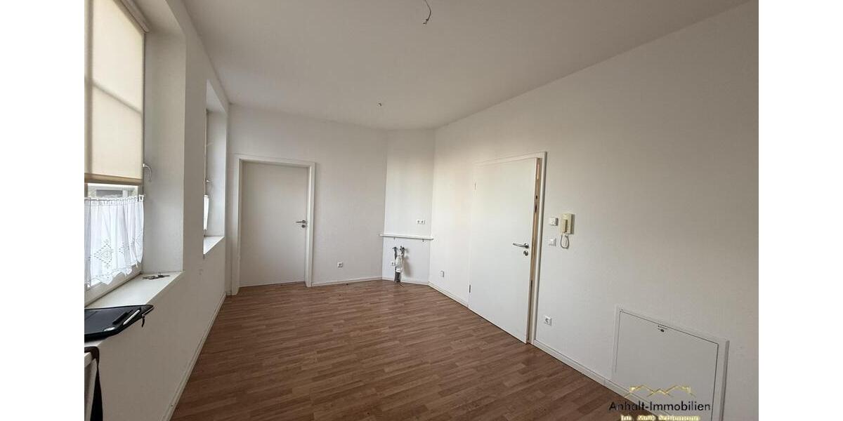 Erdgeschoßwohnung Bitterfeld-Wolfen Bitterfeld - 1 Zimmer, 30 m&sup2;, 240&euro; | Angebot:26564403