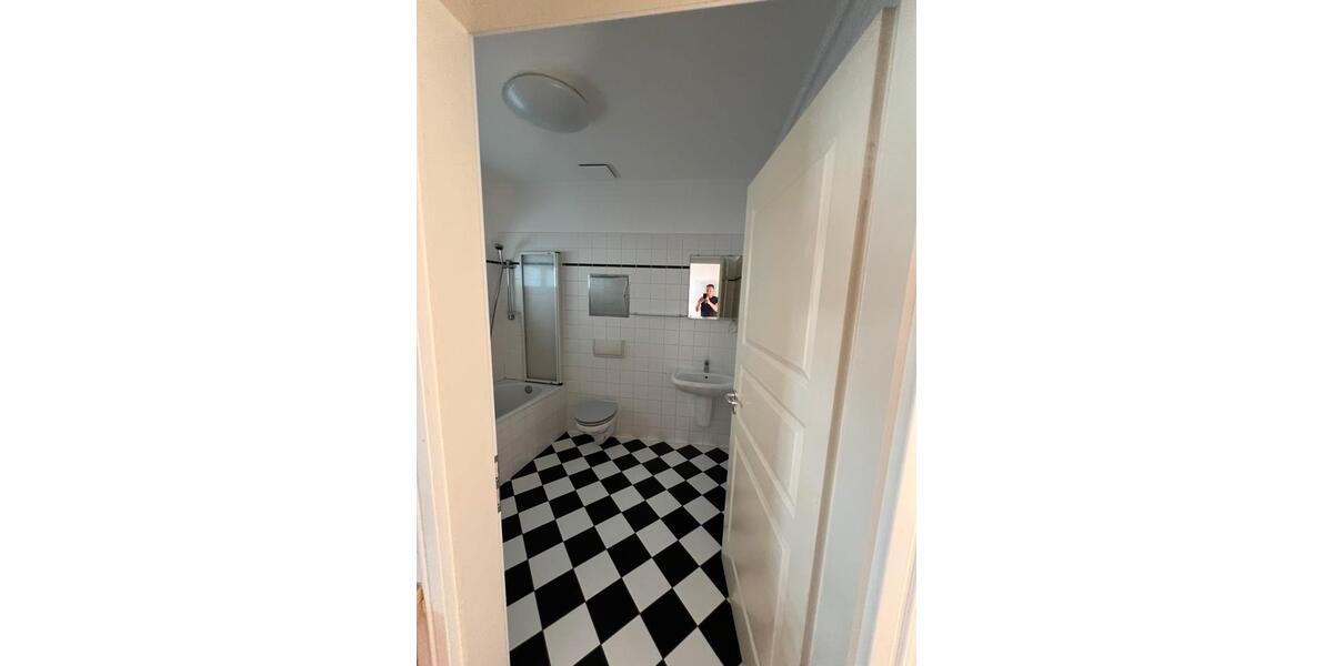 Etagenwohnung Halle (Saale) Frohe Zukunft - 2 Zimmer, 39 m&sup2;, 675&euro; | Angebot:26635238