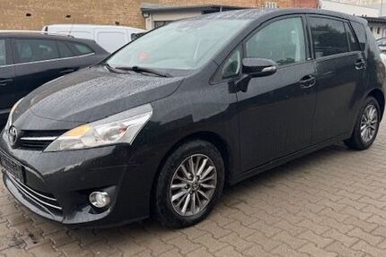 Toyota Verso 187.000 km 6.490 € Halle 06112