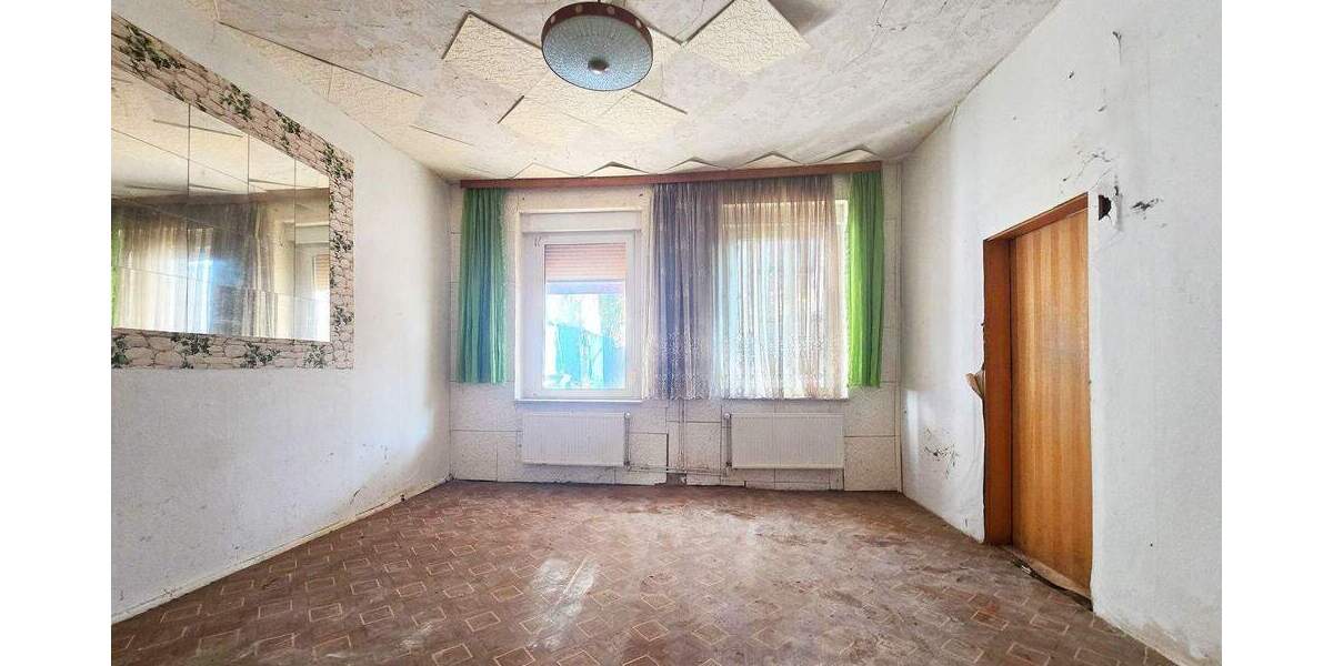 Reihenmittelhaus Köthen (Anhalt) Köthen - 7 Zimmer, 180 m&sup2;, 25.000&euro; | Angebot:25209942