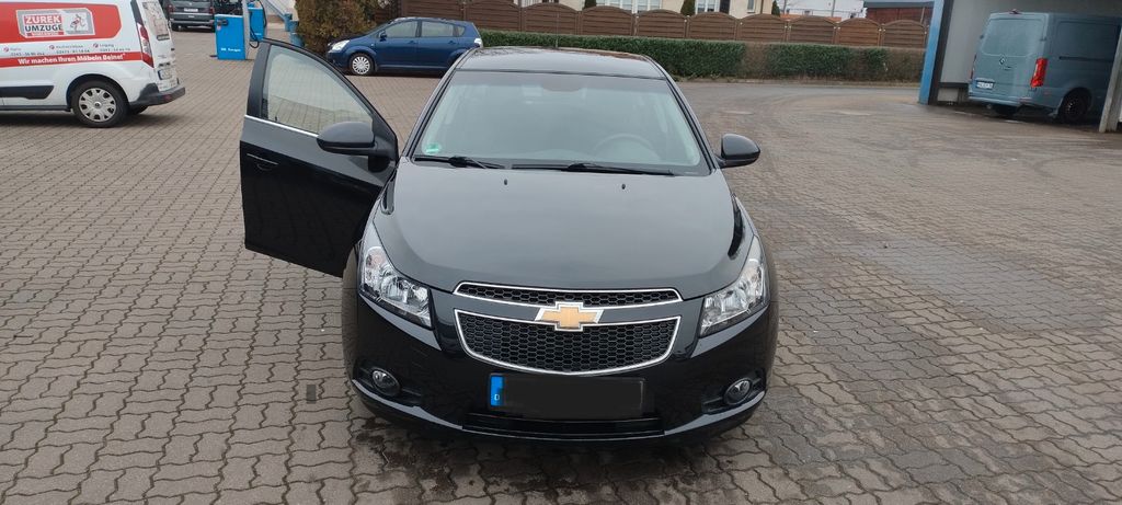 Chevrolet Cruze 122.584 km 7.900 &euro; Halle Saale 06122
