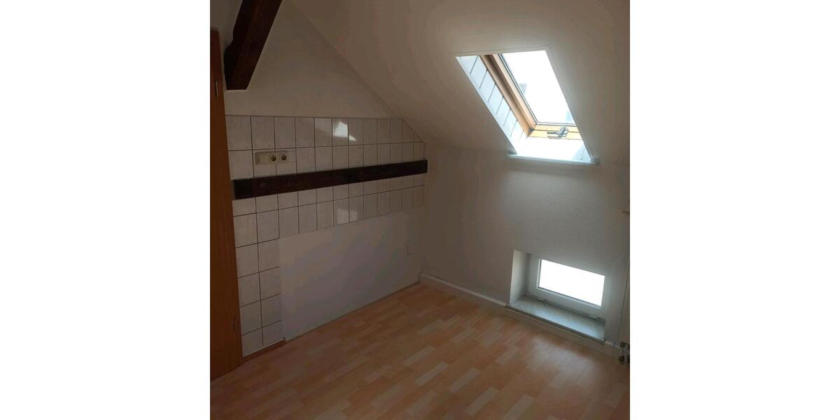 Dachgeschoßwohnung Halle (Saale) Büschdorf - 2.5 Zimmer, 47 m&sup2;, 380&euro; | Angebot:25829205