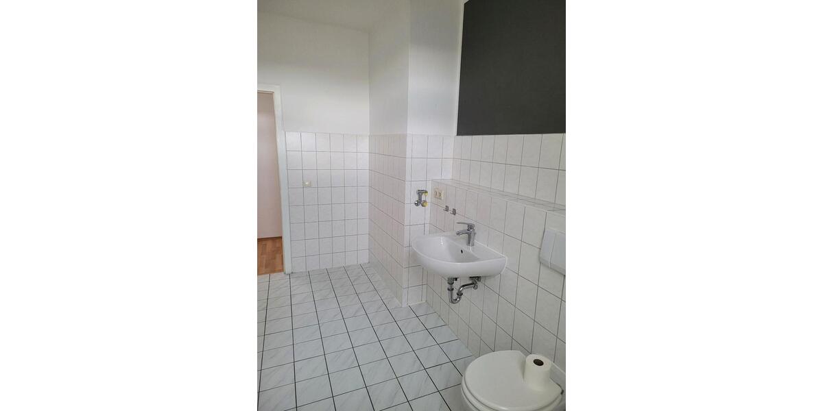 Dachgeschoßwohnung Halle (Saale) Am Wasserturm/Thaerviertel - 3 Zimmer, 98 m&sup2;, 883&euro; | Angebot:26564624