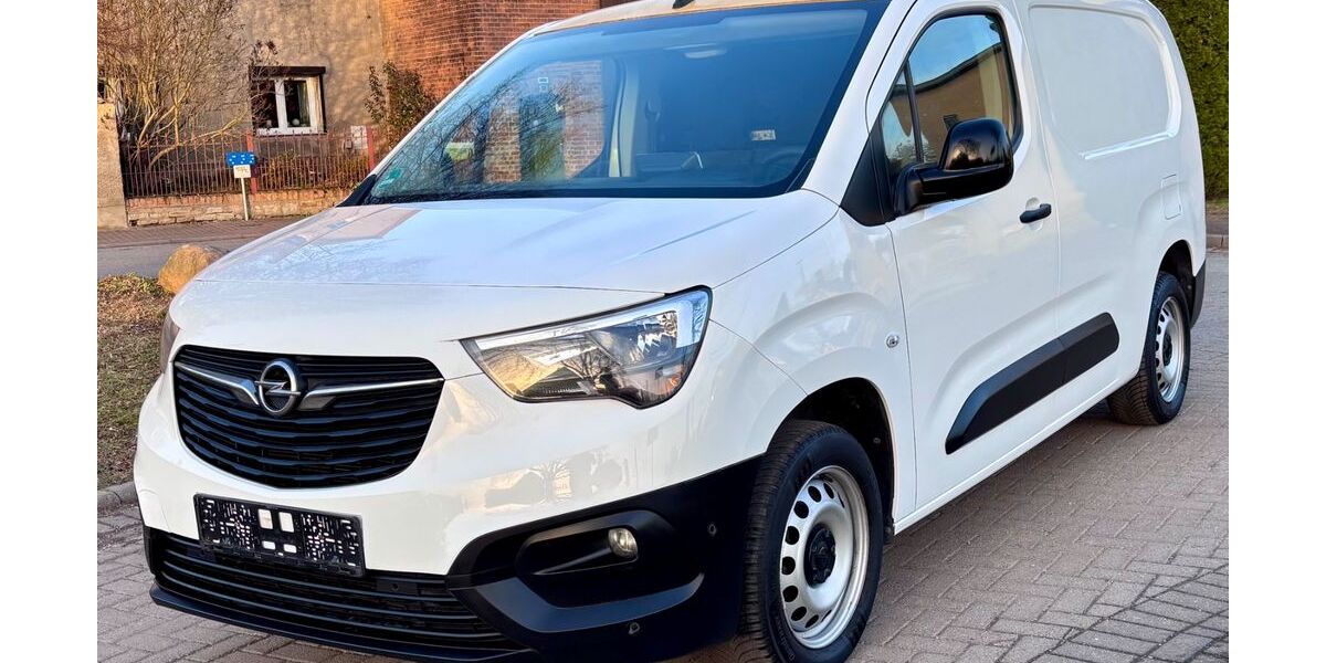 Opel Combo 157.812 km 8.990 &euro; Schkopau / OT Wallendorf 06258