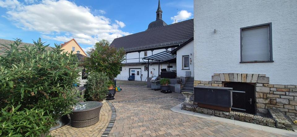 Einfamilienhaus Bad Lauchstädt - 6 Zimmer, 300 m&sup2;, 298.000&euro; | Angebot:25419216