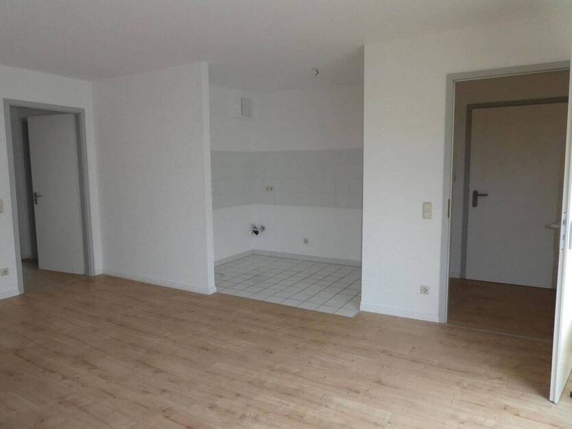 Zentrumsnah...Niedliche 3-Raum-Wohnung mit Balkon+Laminat!