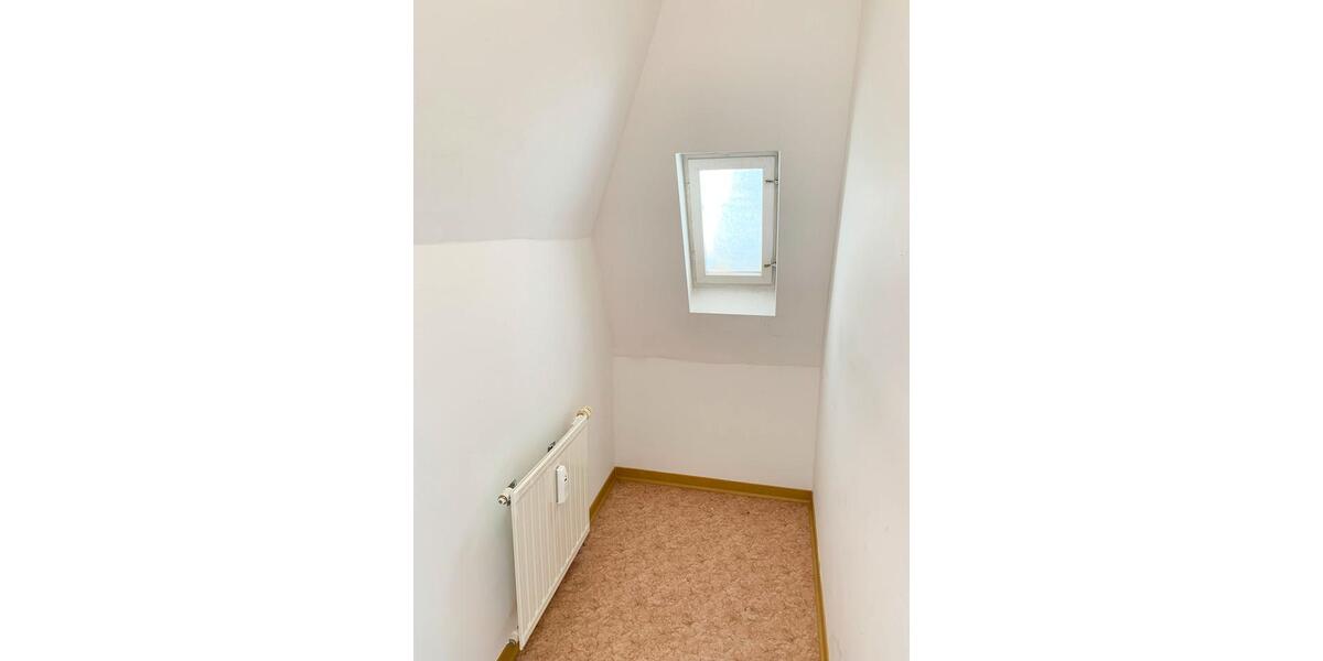 Dachgeschoßwohnung Halle (Saale) - 3 Zimmer, 75 m&sup2;, 1.290&euro; | Angebot:26008357