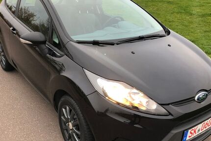 Ford Fiesta 79.000 km 4.399 € HALLE 06116