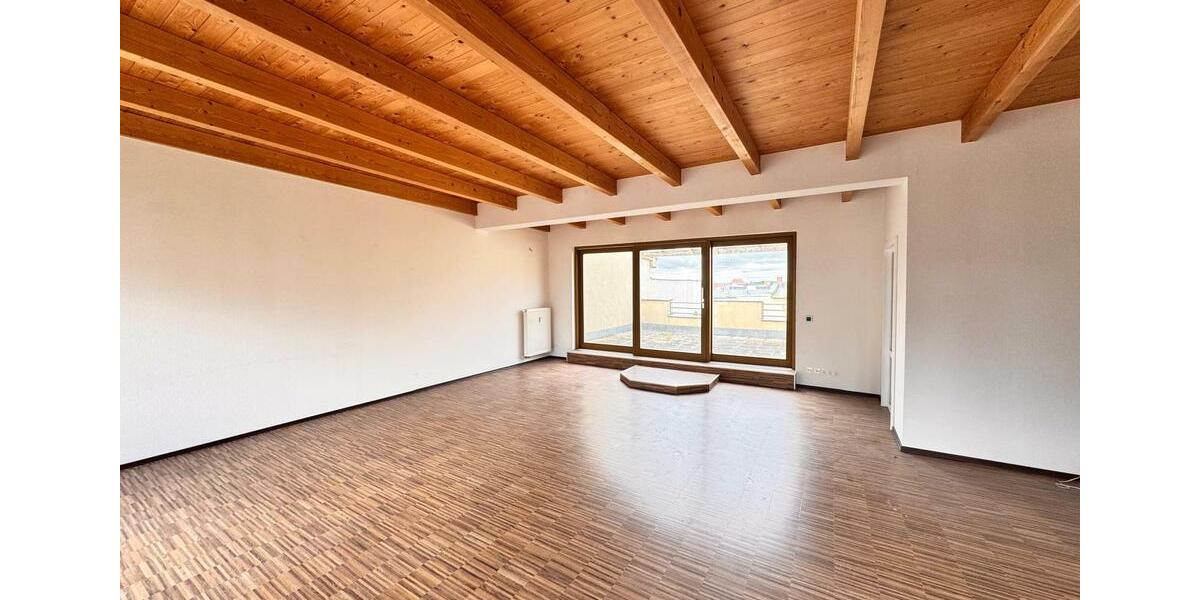 Dachgeschoßwohnung Halle (Saale) Am Wasserturm/Thaerviertel - 2 Zimmer, 120 m&sup2;, 1.020&euro; | Angebot:26552133