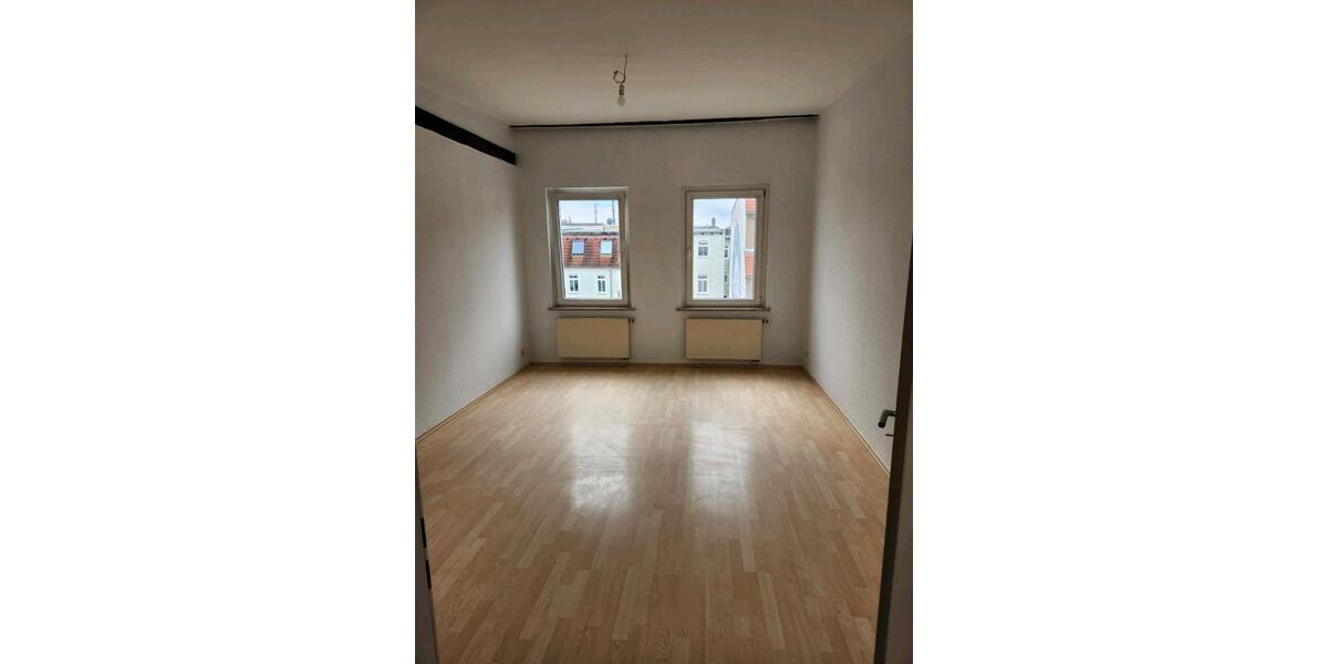 Dachgeschoßwohnung Halle (Saale) - 2 Zimmer, 79 m&sup2;, 109.000&euro; | Angebot:24803647