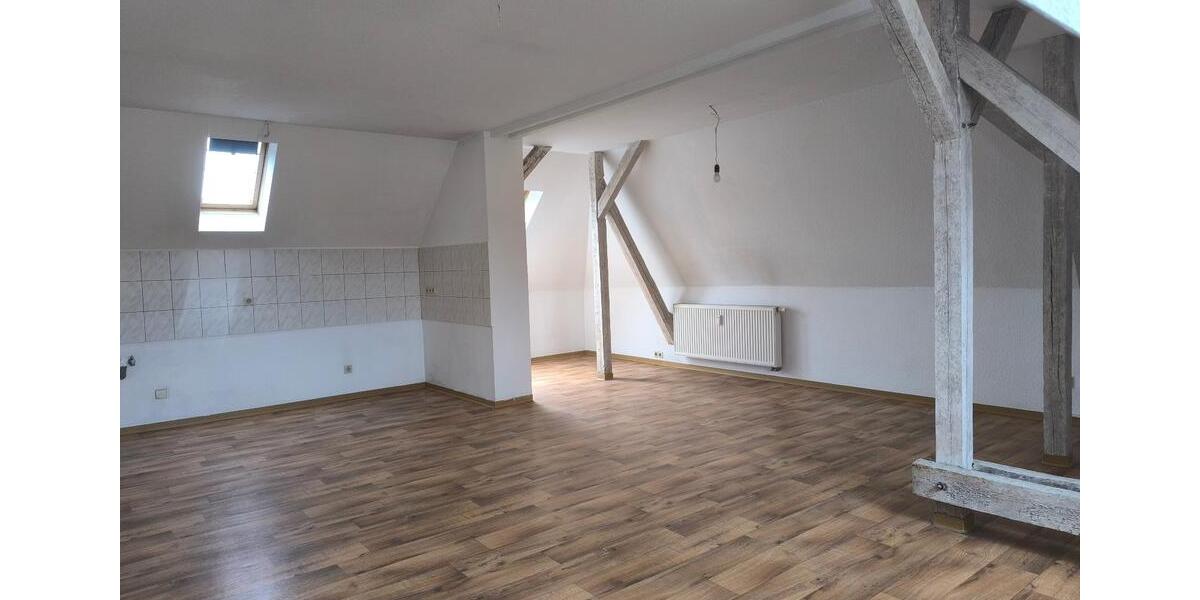 Dachgeschoßwohnung Halle (Saale) Gesundbrunnen - 3 Zimmer, 88 m&sup2;, 664&euro; | Angebot:24491357