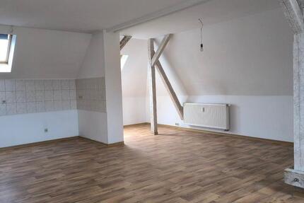 Oben ankommen – 3-Raum-Dachgeschosswohnung mit Balkon 3 zimmer