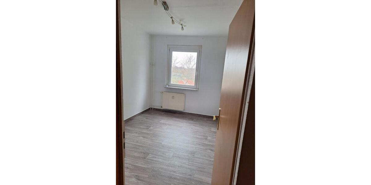 Etagenwohnung Halle (Saale) Silberhöhe - 4 Zimmer, 68 m&sup2;, 110.000&euro; | Angebot:25874261