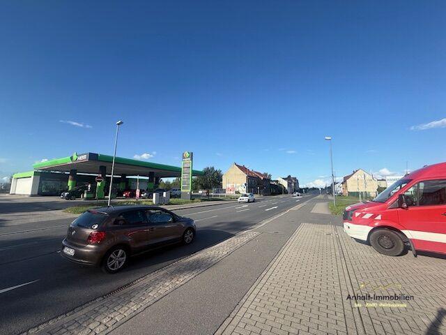 Erdgeschoßwohnung Bitterfeld-Wolfen Bitterfeld - 3 Zimmer, 85 m&sup2;, 560&euro; | Angebot:23740658