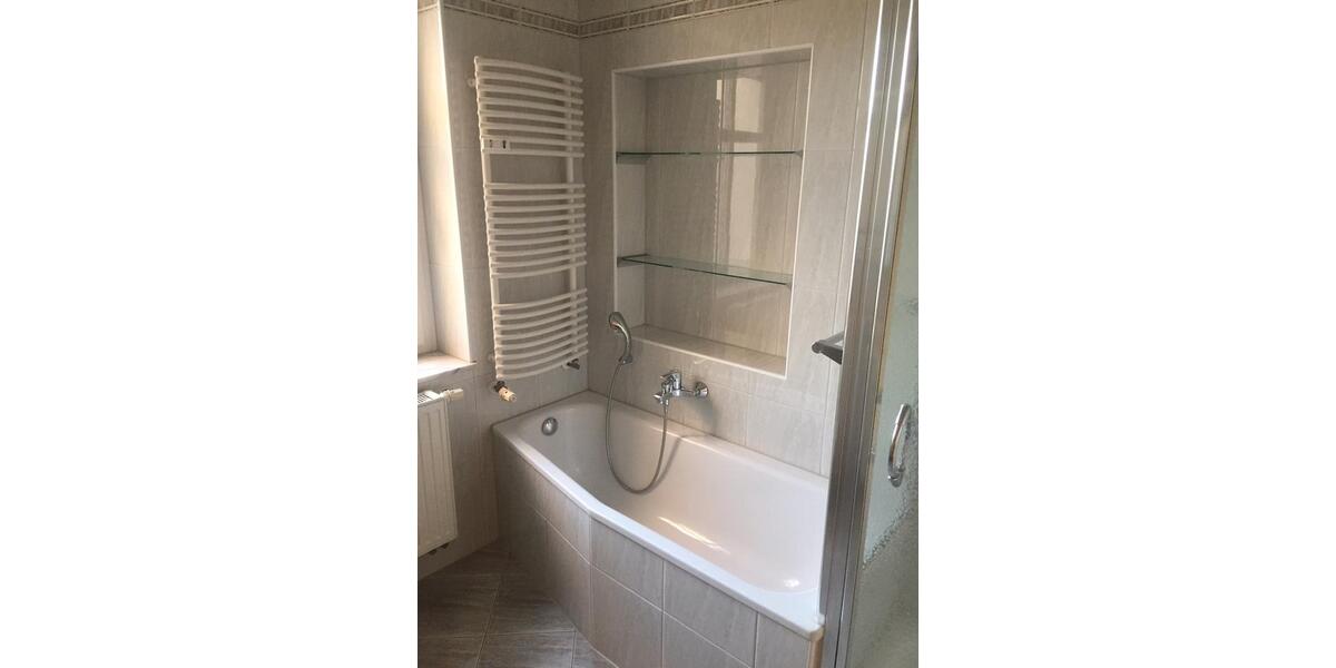 Erdgeschoßwohnung Bitterfeld-Wolfen Bitterfeld - 5 Zimmer, 125 m&sup2;, 1.000&euro; | Angebot:26419946