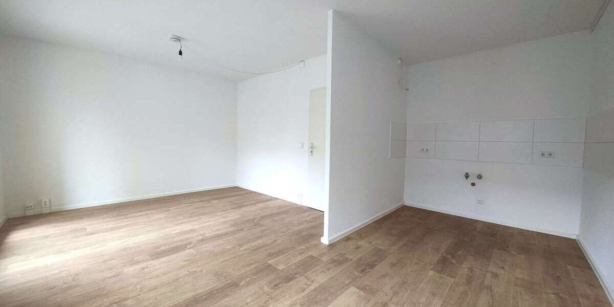 Etagenwohnung Halle Halle-Neustadt - 4 Zimmer, 68 m&sup2;, 550&euro; | Angebot:26154009
