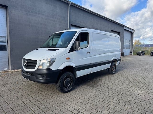 Mercedes-Benz Sprinter 272.000 km 17.999 &euro; Halle 06118