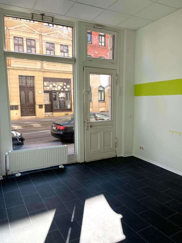 Einzelhandel in Halle 200 € 16.6 m²