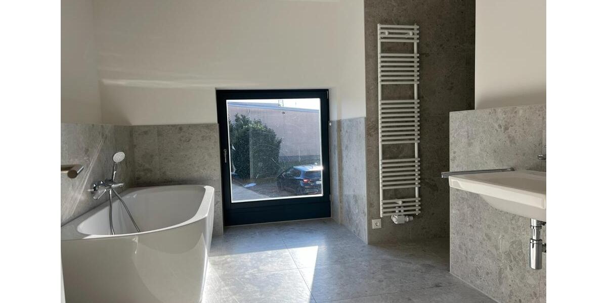 Maisonettenwohnung Halle (Saale) Büschdorf - 4 Zimmer, 156 m&sup2;, 2.267&euro; | Angebot:25614456