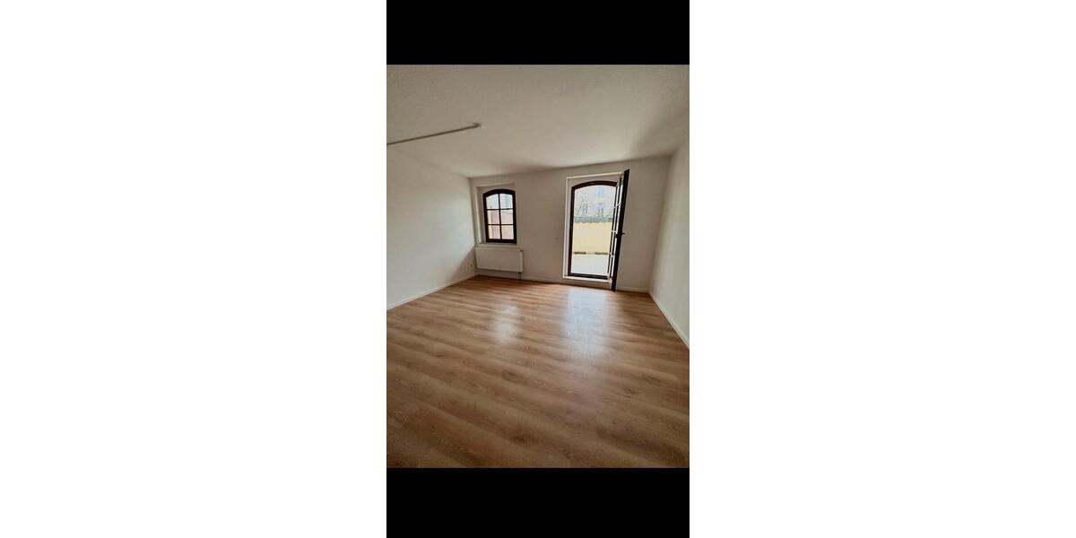 Etagenwohnung Halle (Saale) Damaschkestraße - 3 Zimmer, 82 m&sup2;, 785&euro; | Angebot:26300198