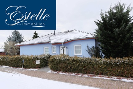 Stilvoller Winkelbungalow mit großem Garten – Wohnen auf einer Ebene - 2 Stellplätze 4 zimmer