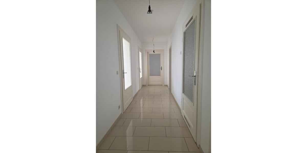 Erdgeschoßwohnung Halle (Saale) Silberhöhe - 3 Zimmer, 90 m&sup2;, 770&euro; | Angebot:25884898