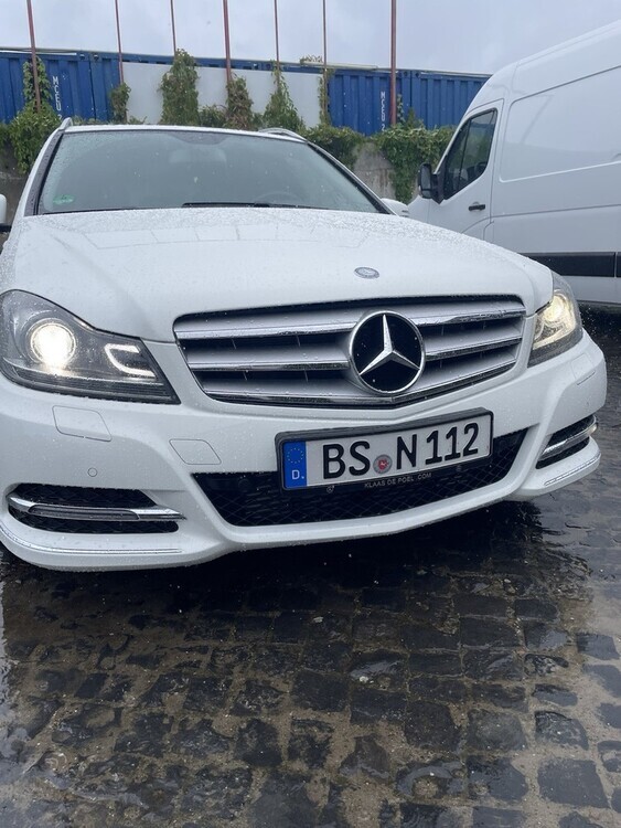 Mercedes-Benz 220 209.877 km 10.449 € Leipzig 04109