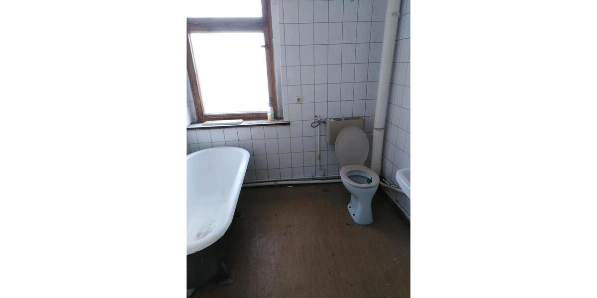 Mehrfamilienhaus, Wohnhaus Querfurt - 10 Zimmer, 300 m&sup2;, 250.000&euro; | Angebot:24852051