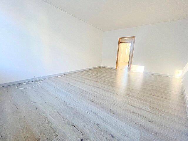 Etagenwohnung Lützen - 4 Zimmer, 110 m&sup2;, 850&euro; | Angebot:25689033