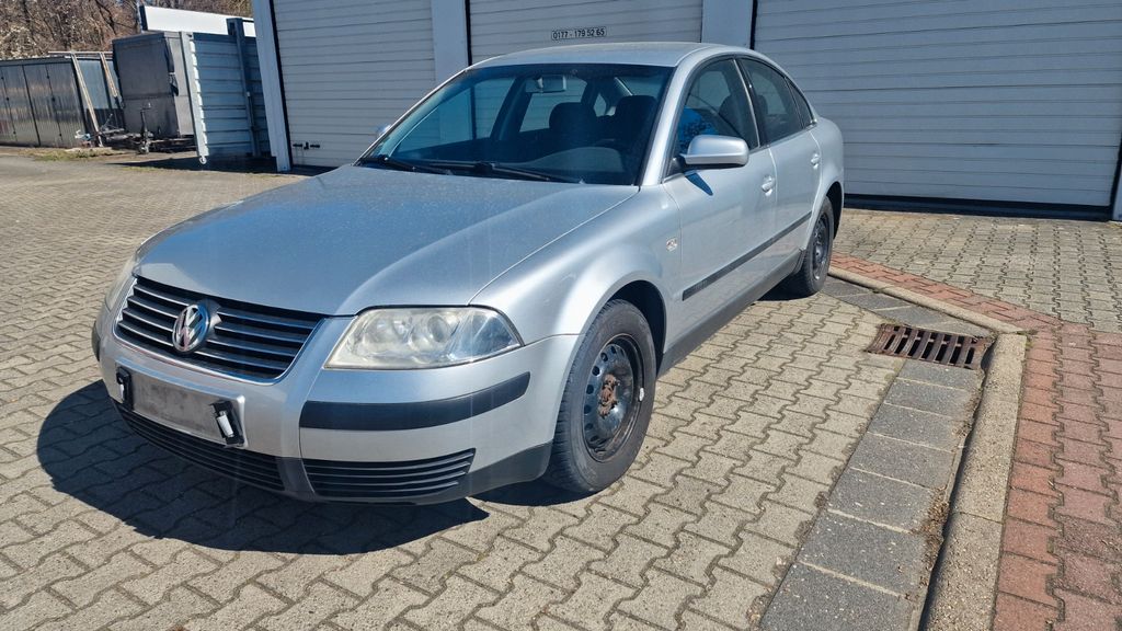 VW Passat 161.164 km 2.299 &euro; Bitterfeld - Wolfen 06766