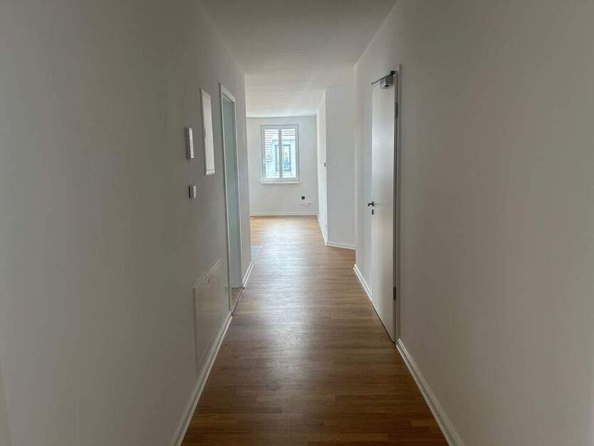 Luxuriöse 3-Zimmer-Wohnung mit Aufzug, Fußbodenheizung, Einbauküche, 2 Bädern & Wohnküche mit Balkon!