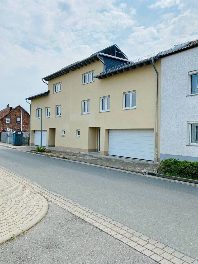 Einziehen und Wohlfühlen! Haushälfte mit Fußbodenheizung, Garage und Garten zu verkaufen! 4 zimmer