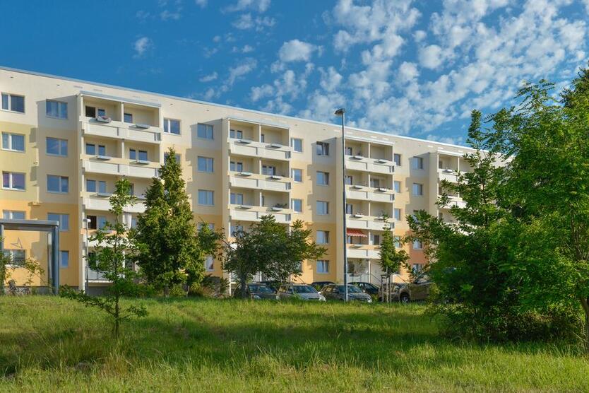 3 Raum Wohnung mit Balkon und Ausblick ins Grüne zimmer