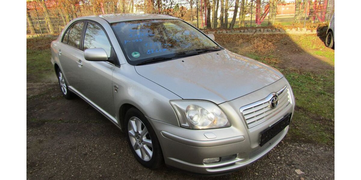Toyota Avensis 185.879 km 1.990 &euro; Halle 06130