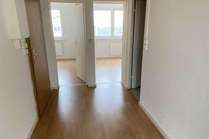 Wohnung Halle (Saale) Halle-Neustadt - 3 Zimmer, 57 m&sup2;, 339&euro; | Angebot:25499228