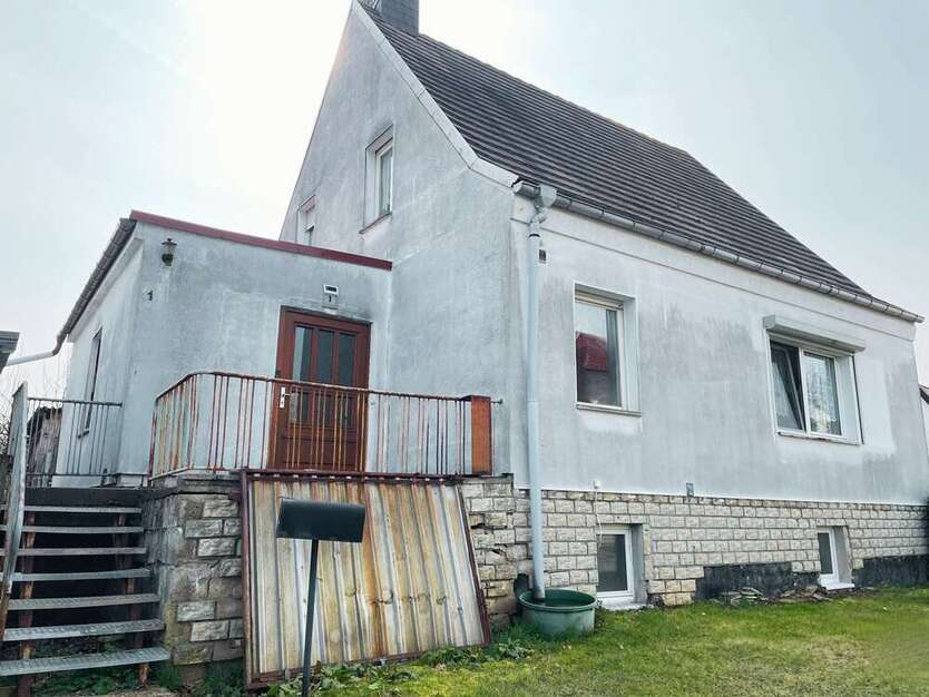 Haus zum Kaufen in Spergau 94.900 € 116.4 m²