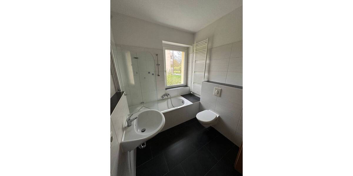 Etagenwohnung Merseburg Kötzschen - 3 Zimmer, 65 m&sup2;, 87.000&euro; | Angebot:26820197