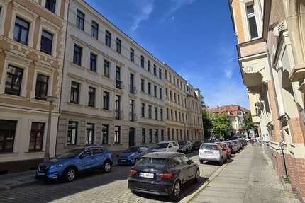 Wohnung zum Kaufen in Halle 235.000 € 90.78 m² 3 zimmer