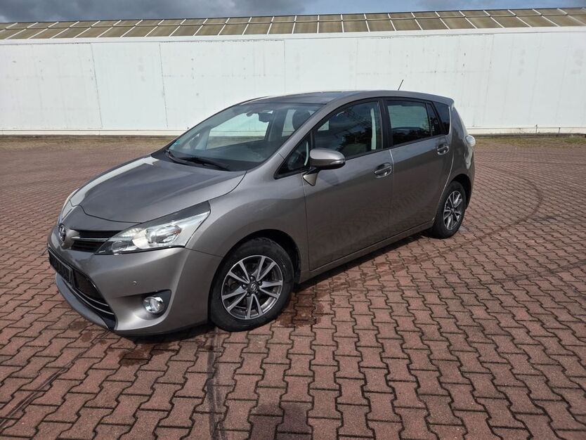 Toyota Verso 158.000 km 8.000 € Halle/S. 06132
