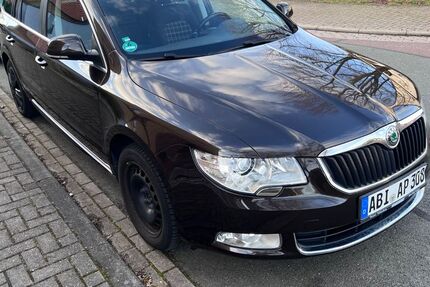 Skoda Superb 127.875 km 10.500 &euro; holzweißig 06808